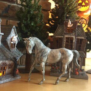 RARE/MINT Breyer Retired Limited Edition Halloween Horse Series: 2004 “Cryptic”